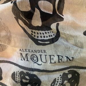 ALEXANDER MCQUEEN SKULL SCARF